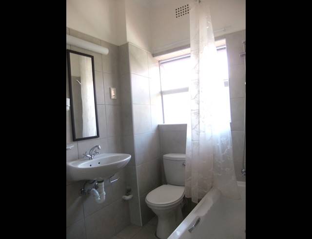 2 bed property to rent in CLAREMONT